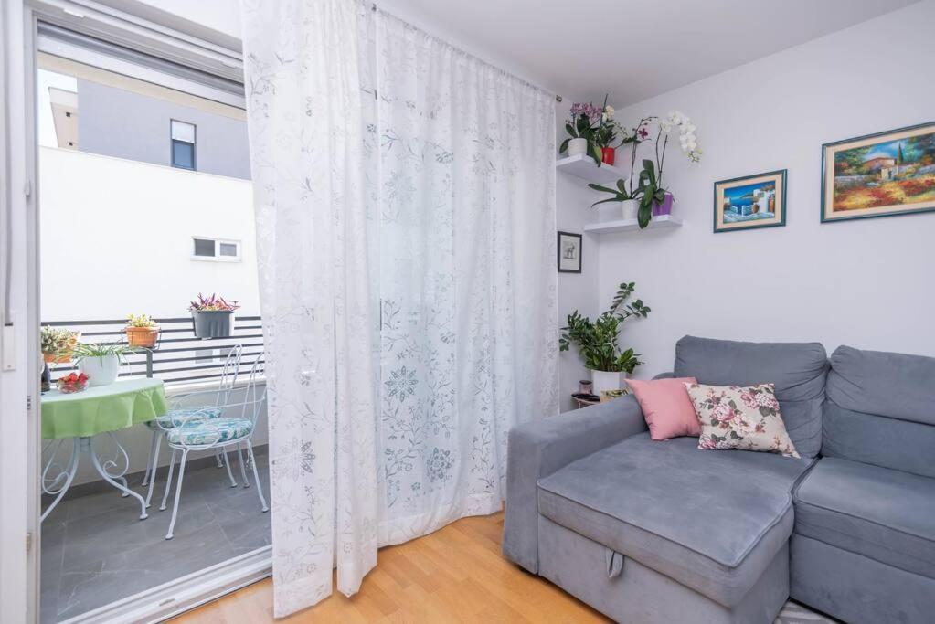 Apartment Feel Like Podstrana